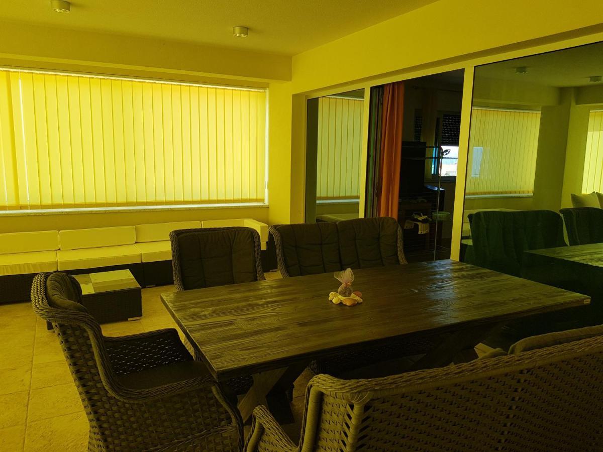 Yellow Cube Apartment Kozino