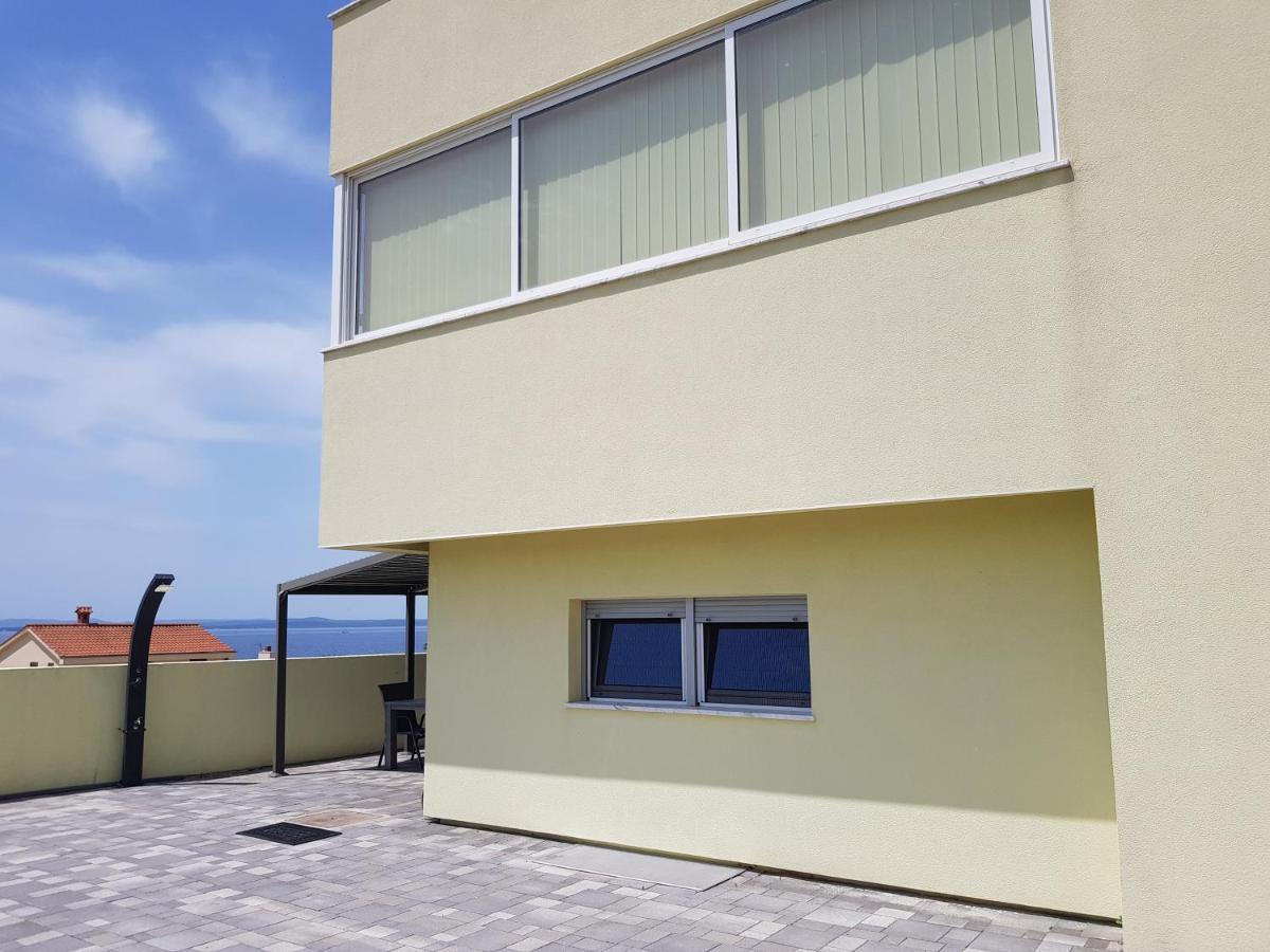 Yellow Cube Apartment Kozino