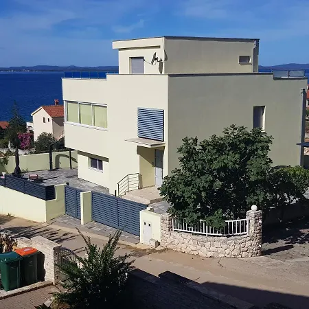 Yellow Cube Kozino Exterior photo