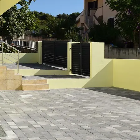 Yellow Cube Kozino Exterior photo