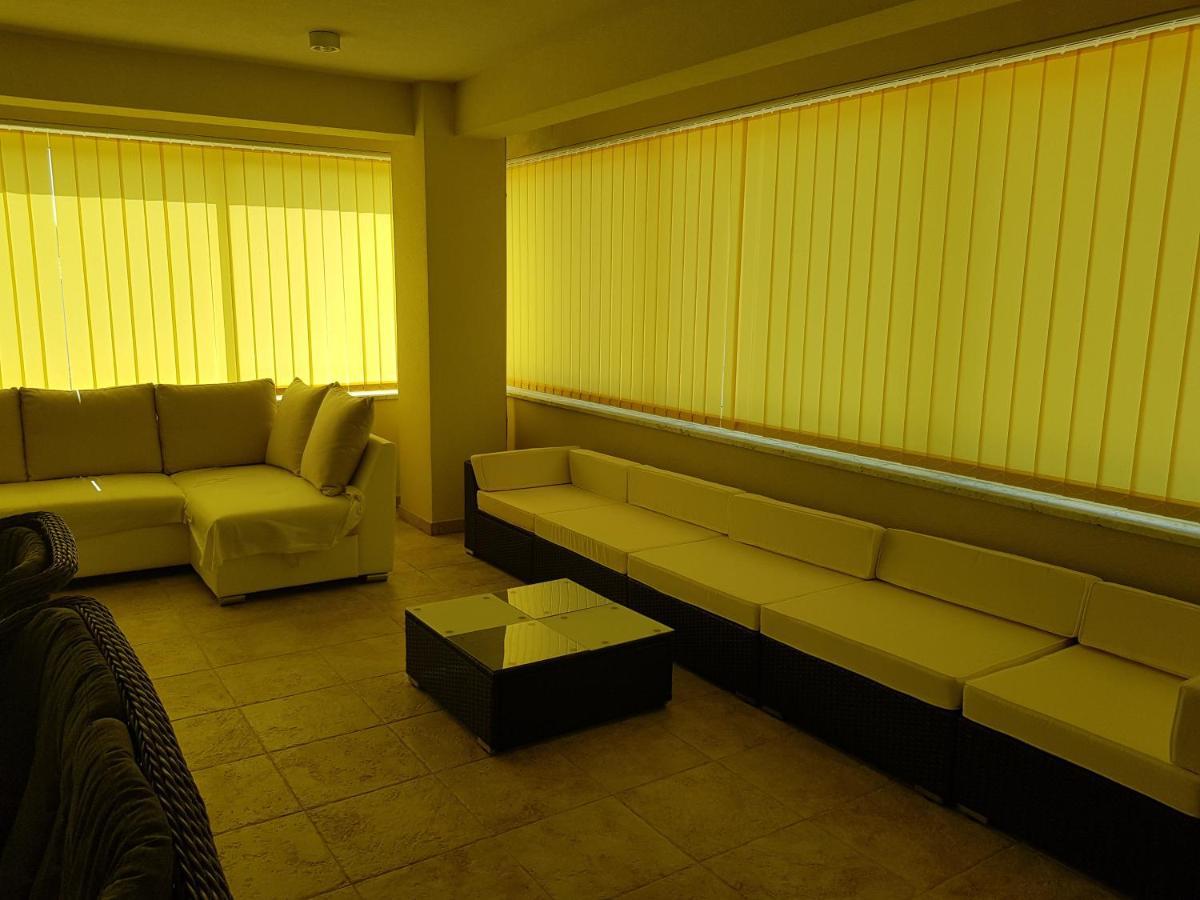 Appartement Yellow Cube Kožino